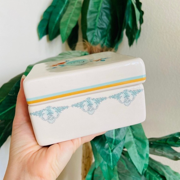 Patina Vie Victorian trinket jewelry ceramic box - Picture 2 of 4